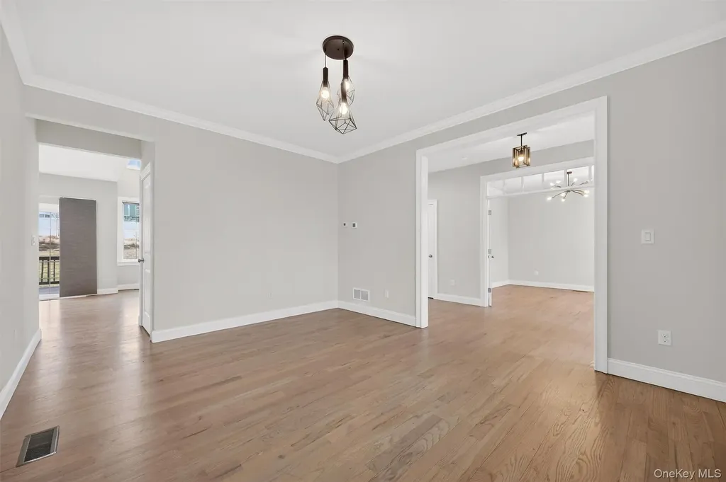 12 Kensington Lane Poughkeepsie NY 12603