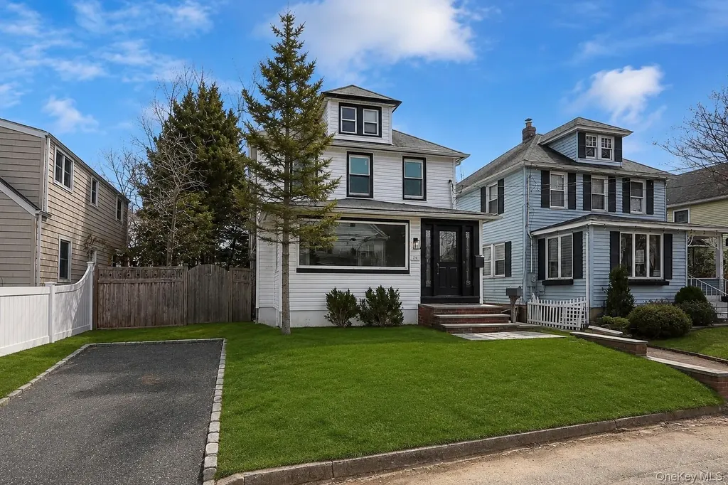 24 High Street Locust Valley NY 11560