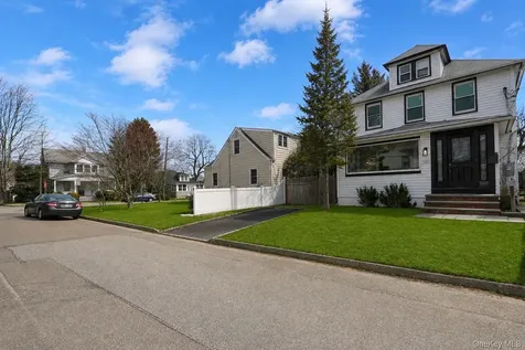 24 High Street Locust Valley NY 11560