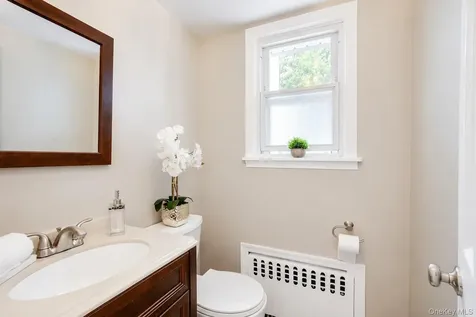 24 High Street Locust Valley NY 11560