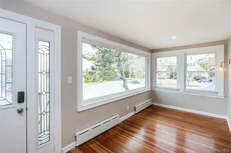 24 High Street Locust Valley NY 11560