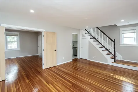 24 High Street Locust Valley NY 11560