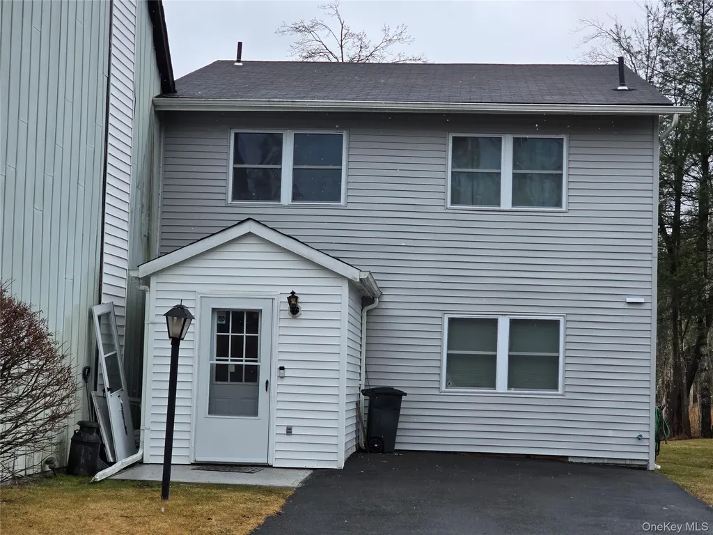27 Peter Way Kiamesha Lake NY 12751