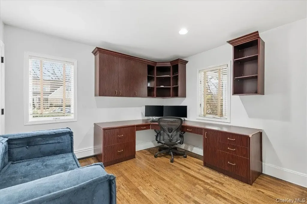1040 Links Road Woodmere NY 11598