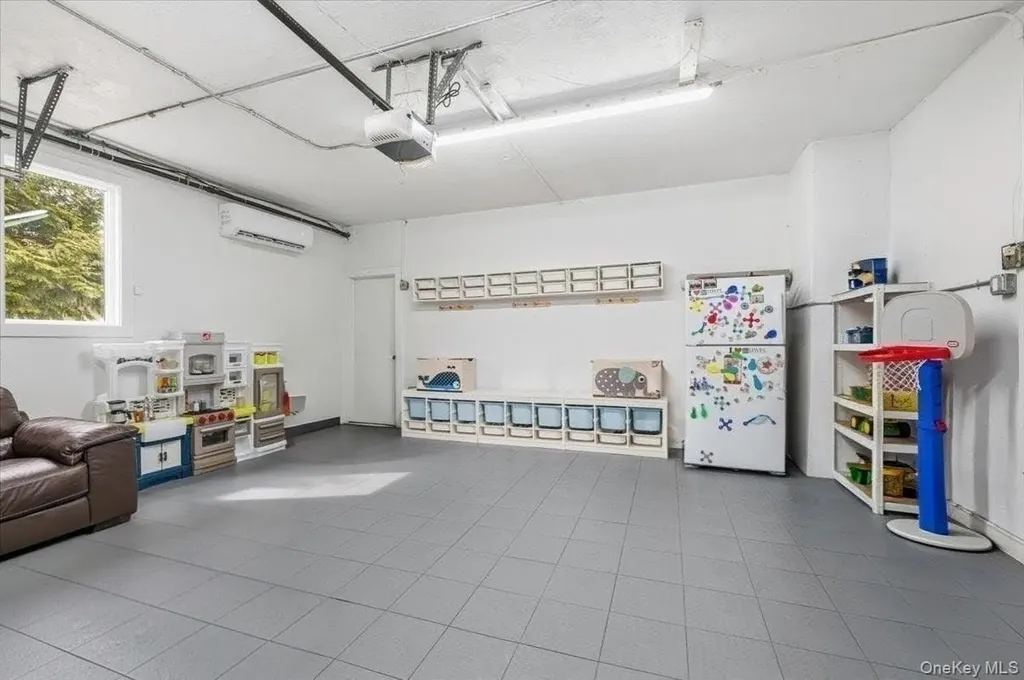 1040 Links Road Woodmere NY 11598