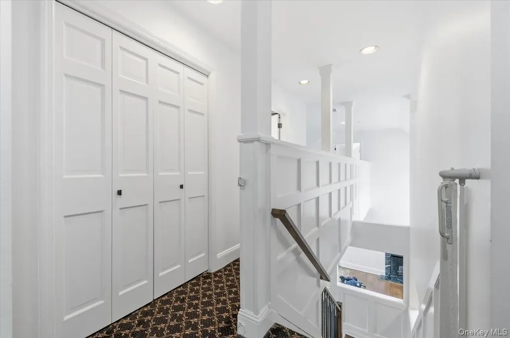 1040 Links Road Woodmere NY 11598