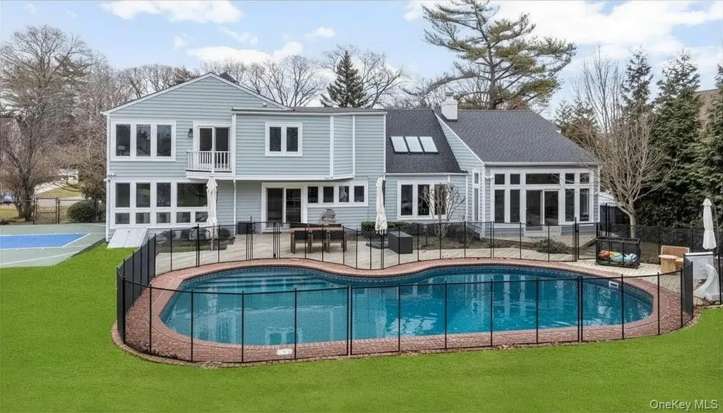 1040 Links Road Woodmere NY 11598