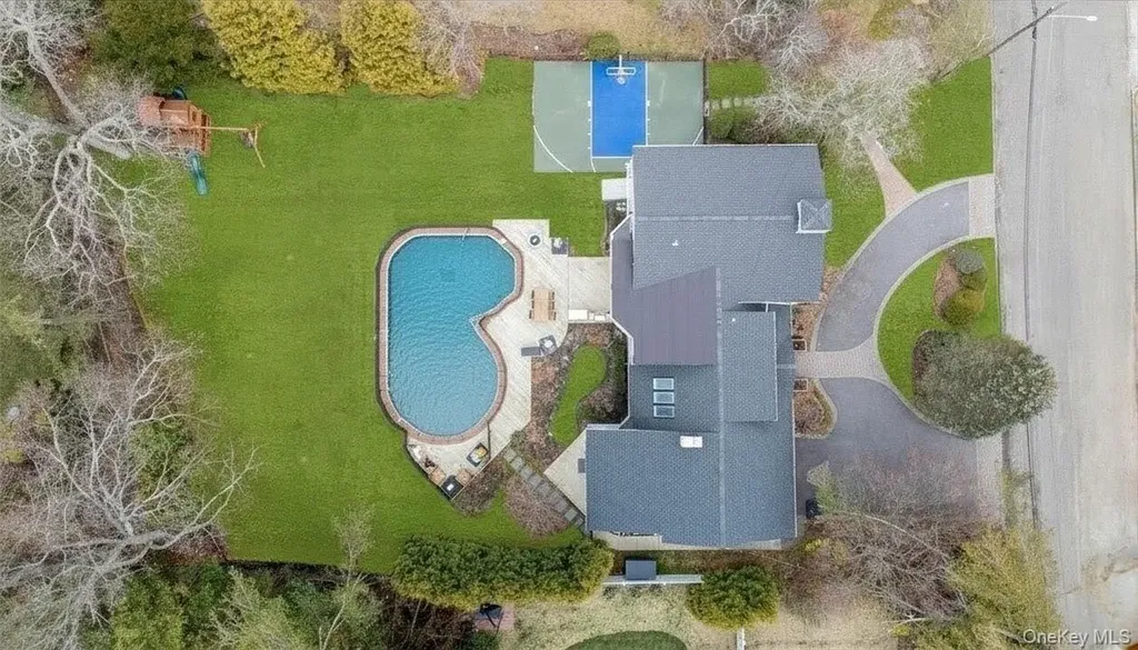 1040 Links Road Woodmere NY 11598