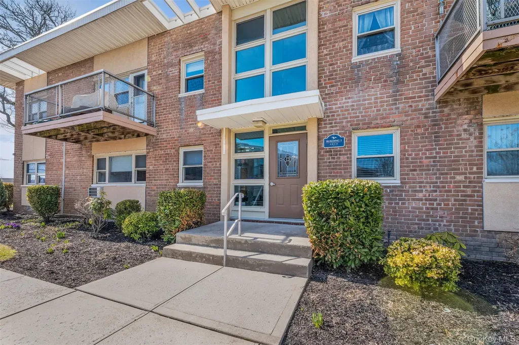 4 Rose Street Oceanside NY 11572