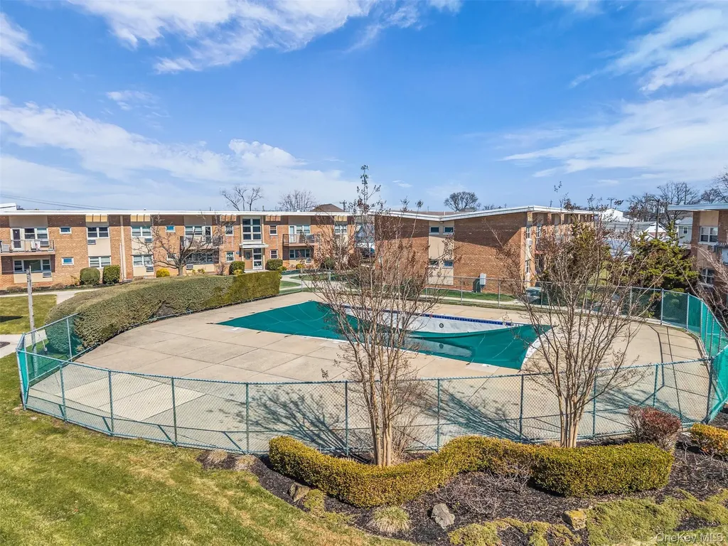4 Rose Street Oceanside NY 11572