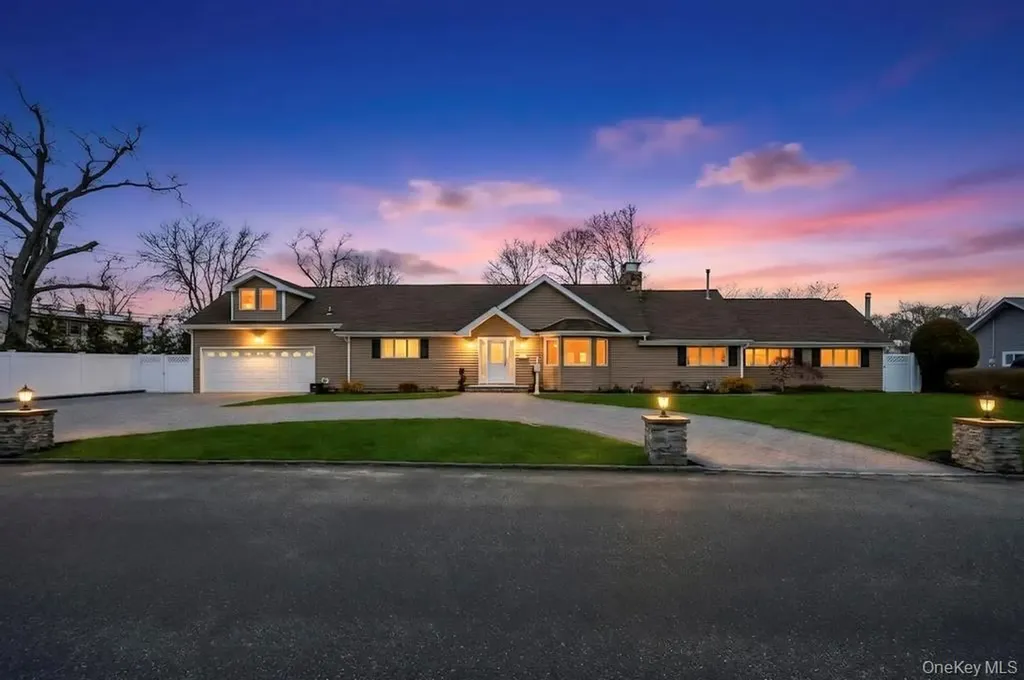 5 Kittiwake Lane Babylon NY 11702