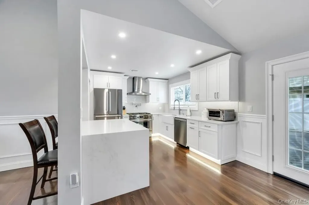 5 Kittiwake Lane Babylon NY 11702