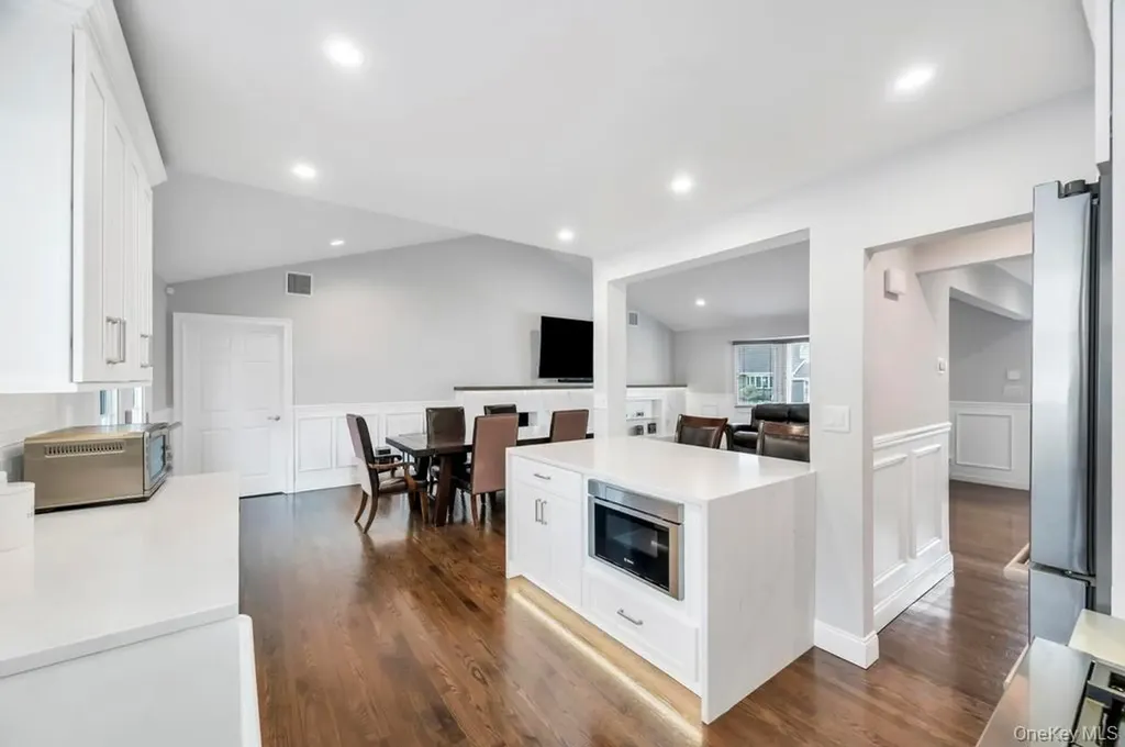 5 Kittiwake Lane Babylon NY 11702