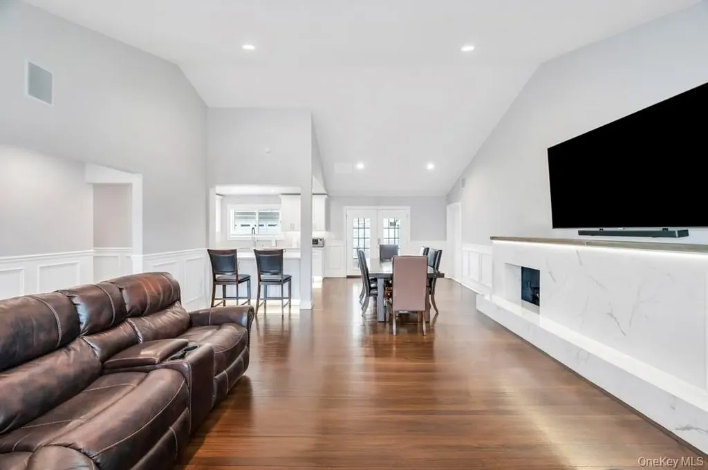 5 Kittiwake Lane Babylon NY 11702