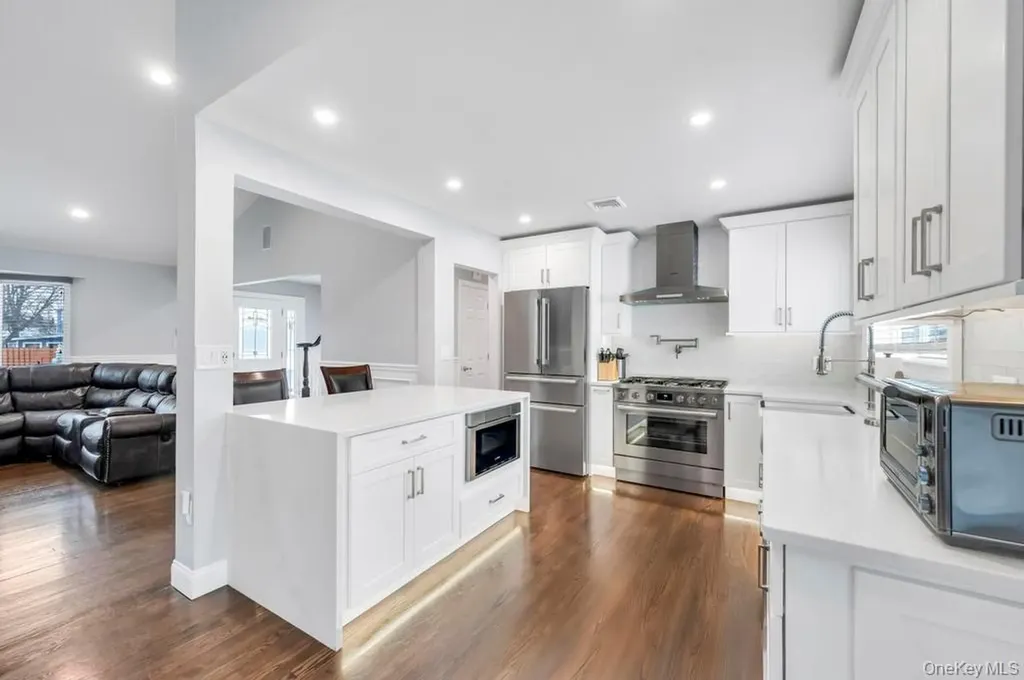 5 Kittiwake Lane Babylon NY 11702