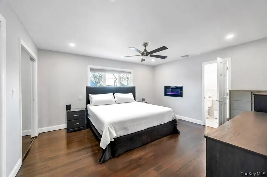 5 Kittiwake Lane Babylon NY 11702