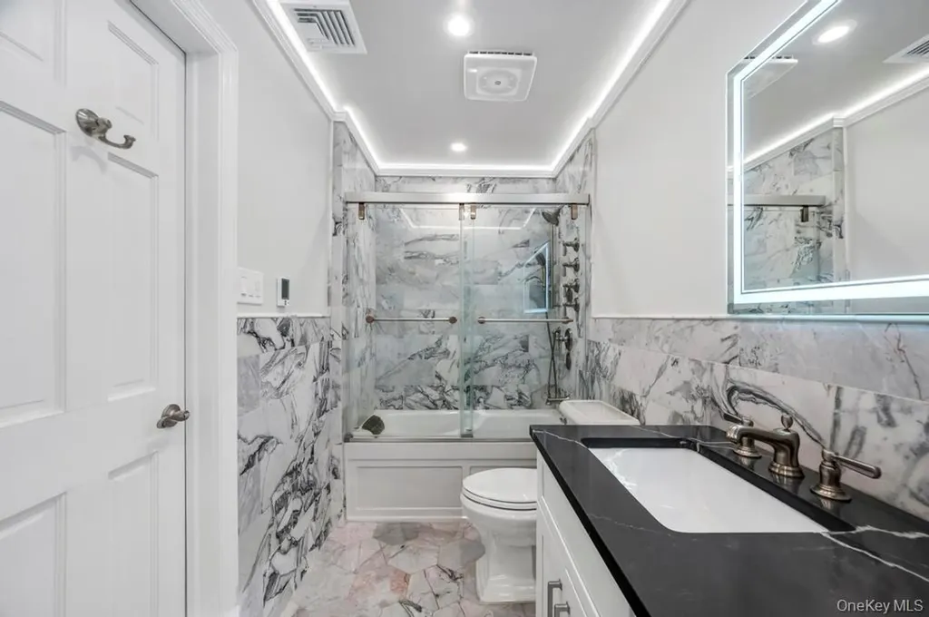 5 Kittiwake Lane Babylon NY 11702