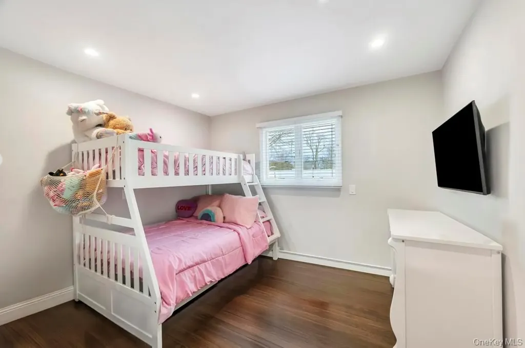 5 Kittiwake Lane Babylon NY 11702