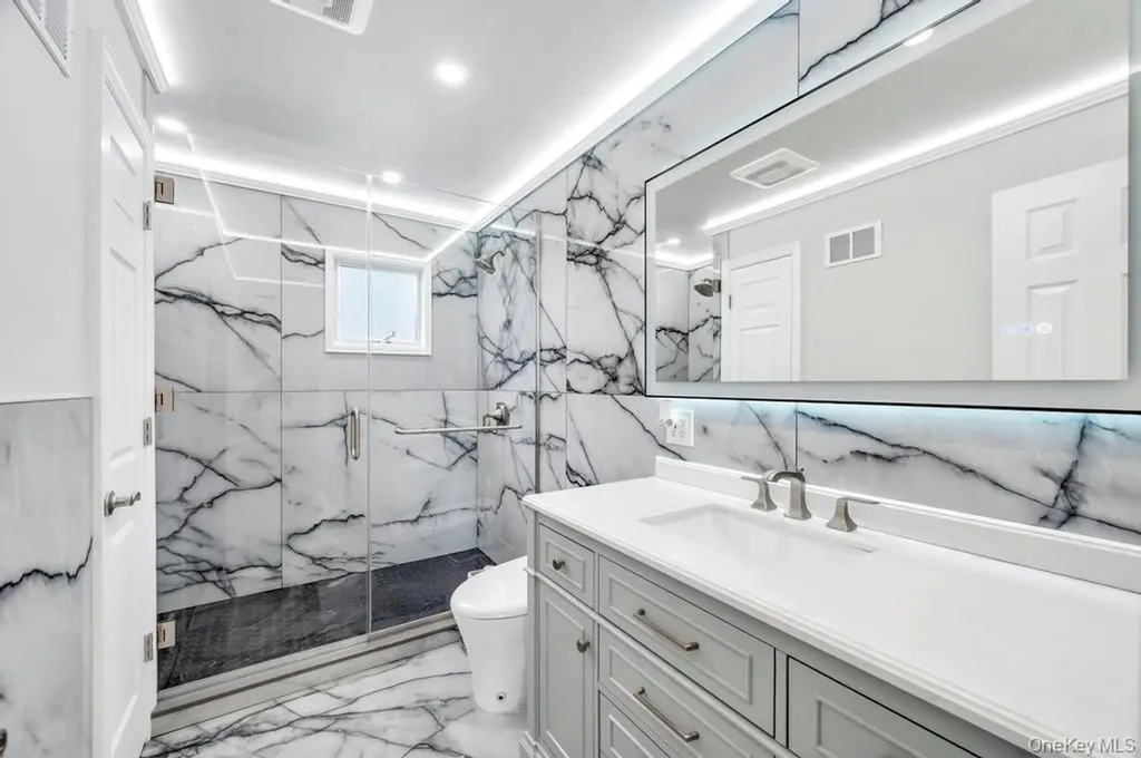 5 Kittiwake Lane Babylon NY 11702