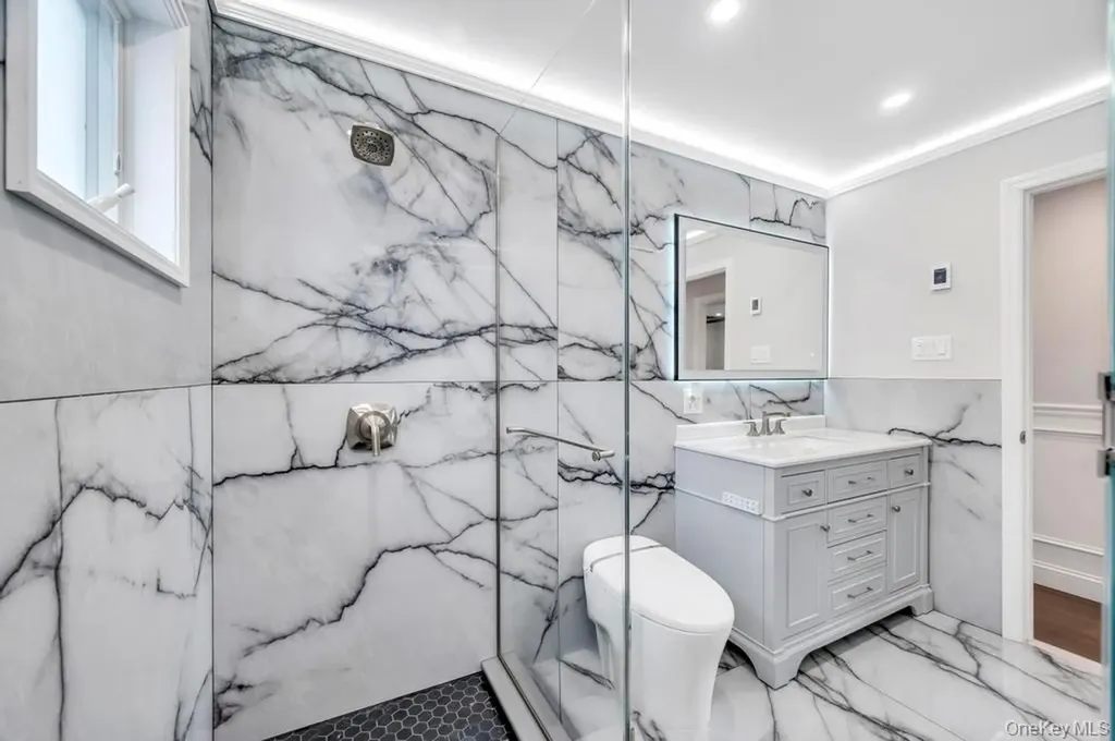 5 Kittiwake Lane Babylon NY 11702