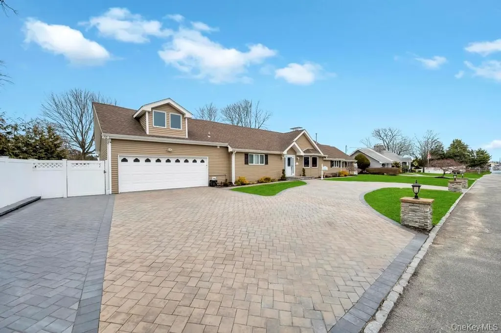 5 Kittiwake Lane Babylon NY 11702