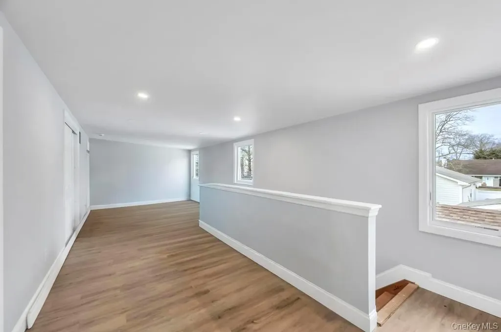 5 Kittiwake Lane Babylon NY 11702
