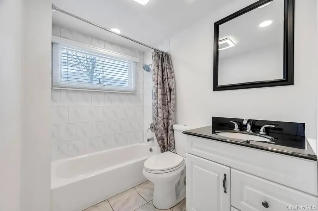 5 Kittiwake Lane Babylon NY 11702