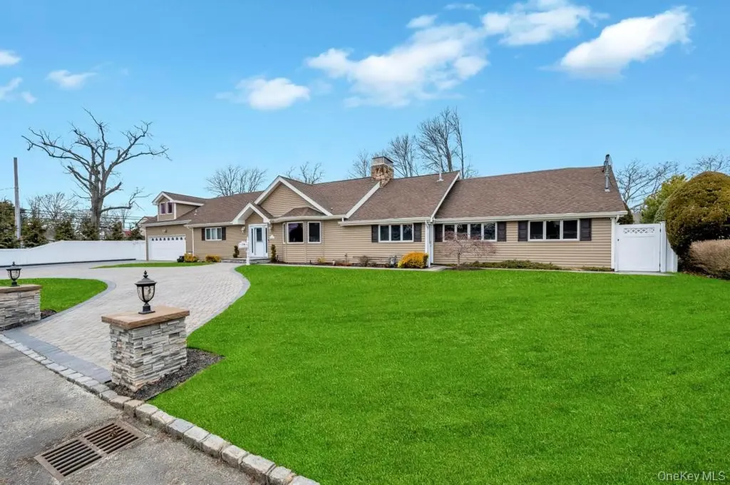 5 Kittiwake Lane Babylon NY 11702