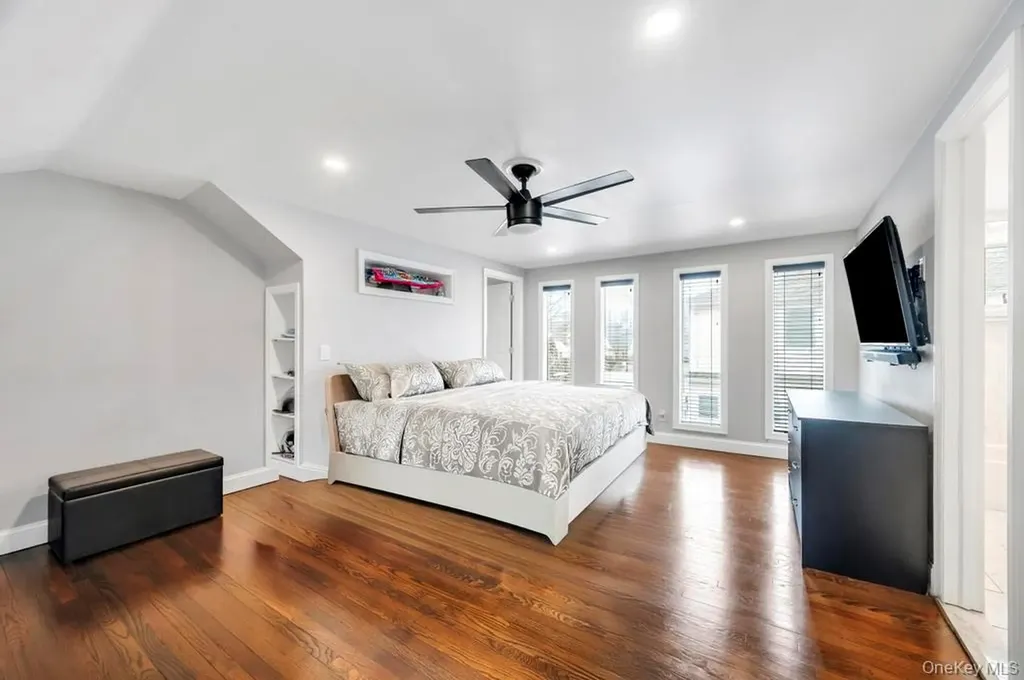 5 Kittiwake Lane Babylon NY 11702