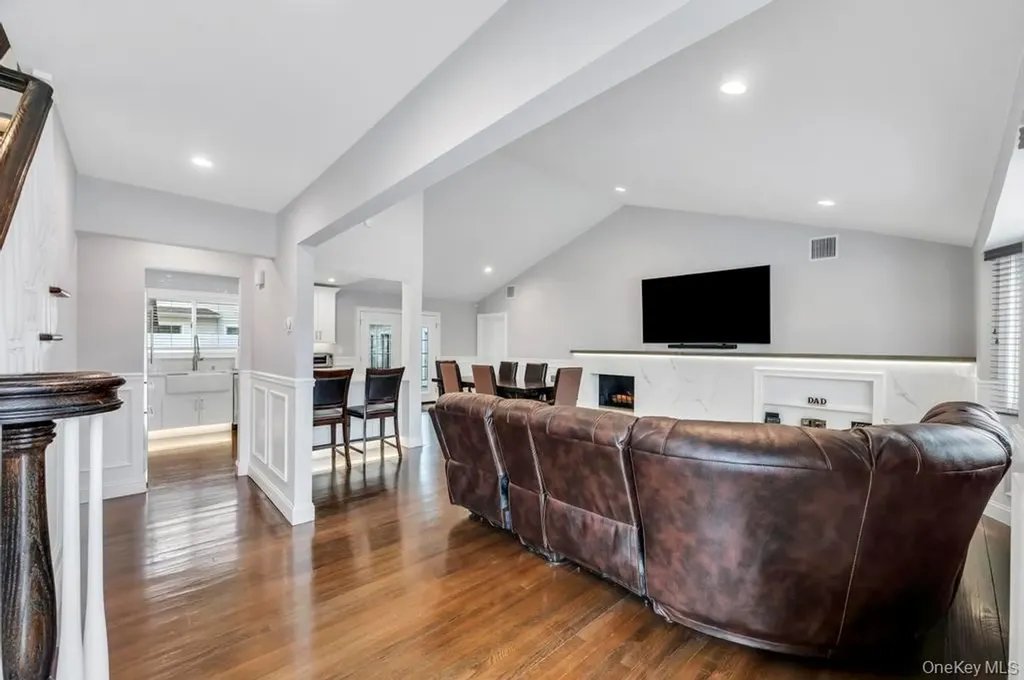 5 Kittiwake Lane Babylon NY 11702