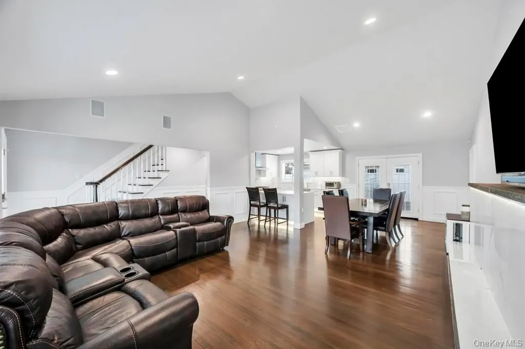 5 Kittiwake Lane Babylon NY 11702