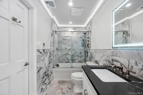5 Kittiwake Lane Babylon NY 11702