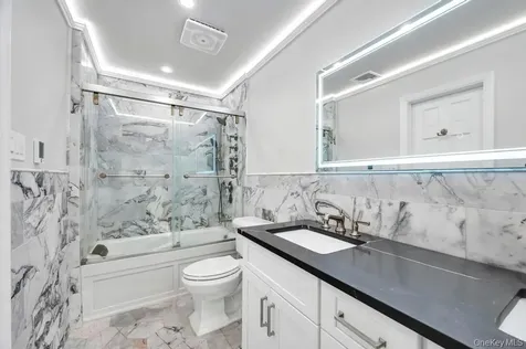 5 Kittiwake Lane Babylon NY 11702