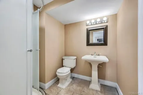 5 Kittiwake Lane Babylon NY 11702