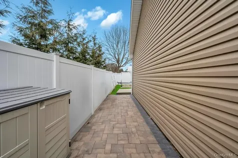 5 Kittiwake Lane Babylon NY 11702