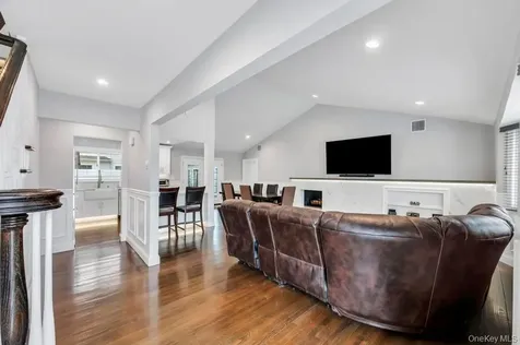 5 Kittiwake Lane Babylon NY 11702