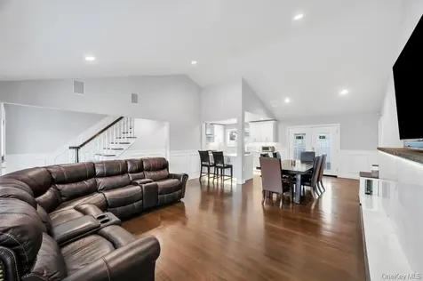 5 Kittiwake Lane Babylon NY 11702