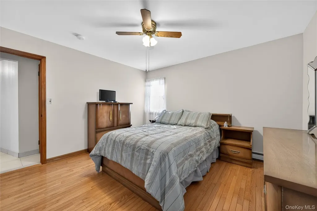 37 Manhattan Avenue Westbury NY 11590