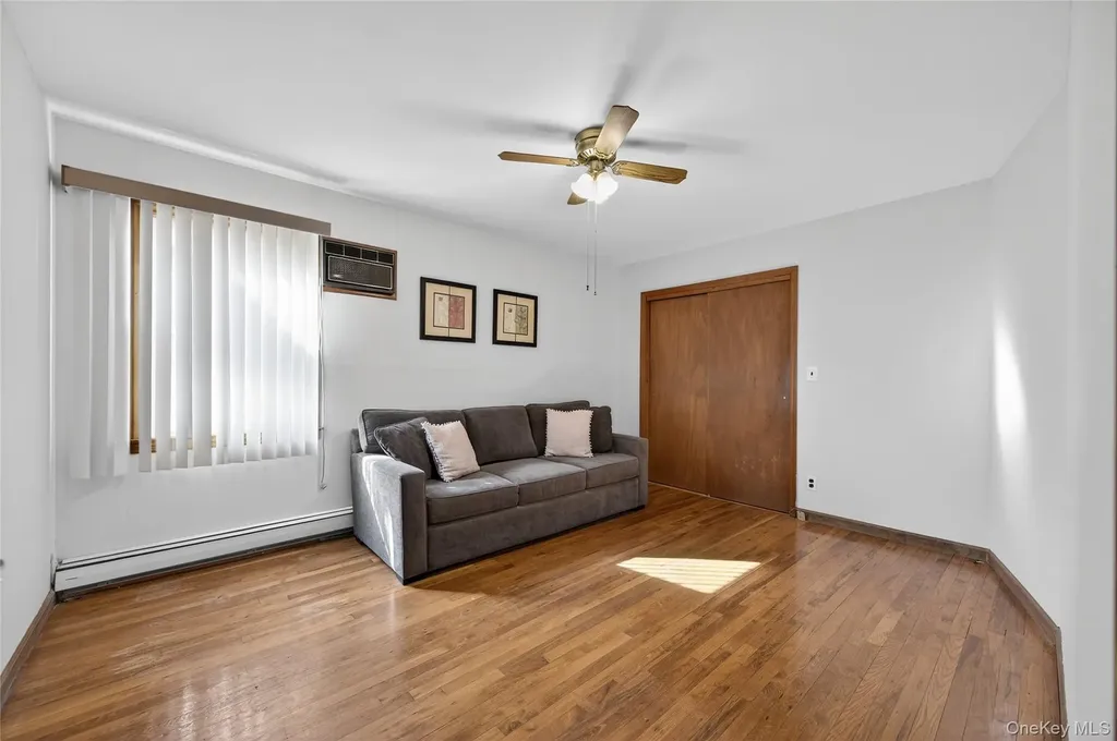 37 Manhattan Avenue Westbury NY 11590