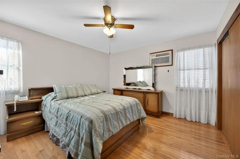 37 Manhattan Avenue Westbury NY 11590