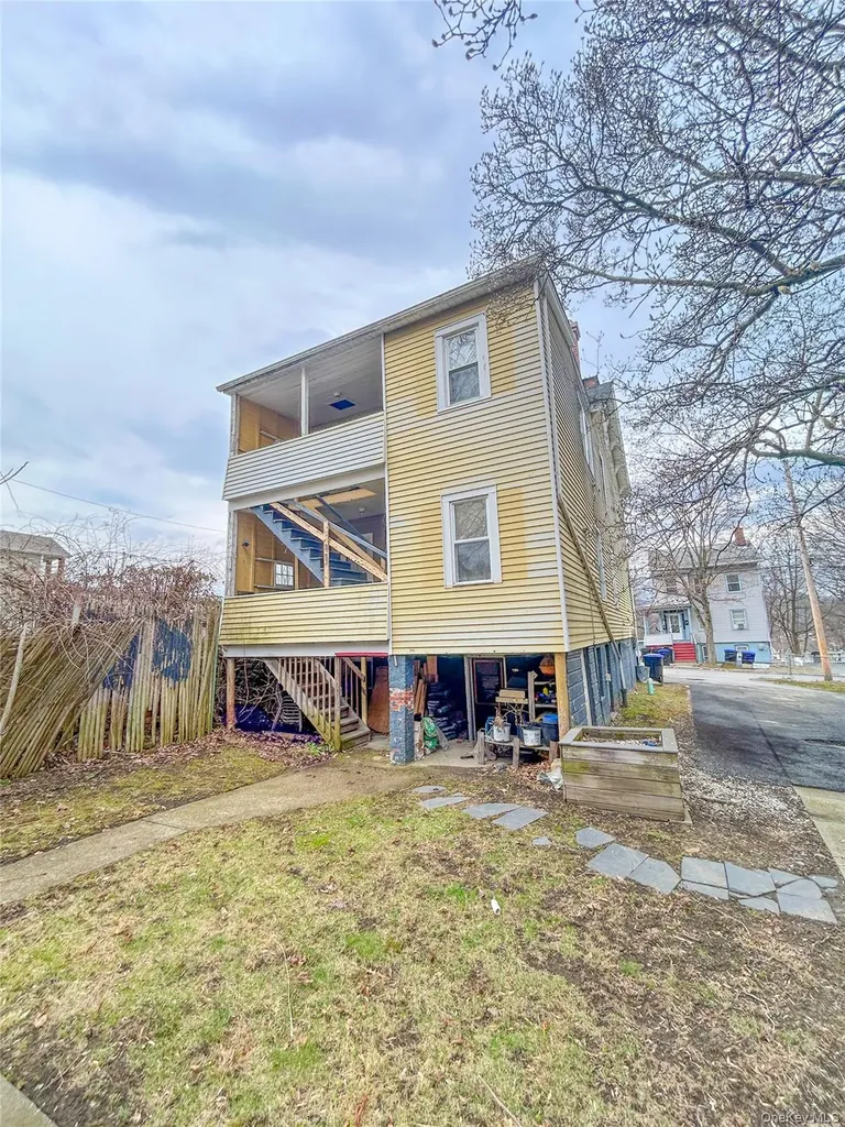 83 Albany Street Poughkeepsie NY 12601