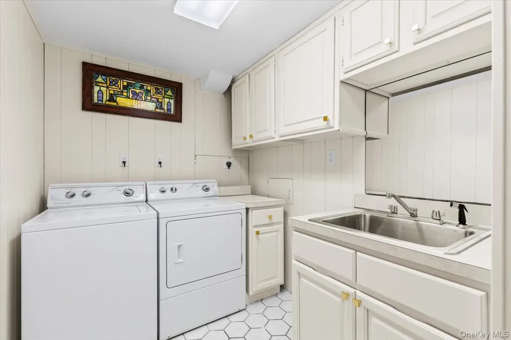 16 Dell Drive Eastchester NY 10709