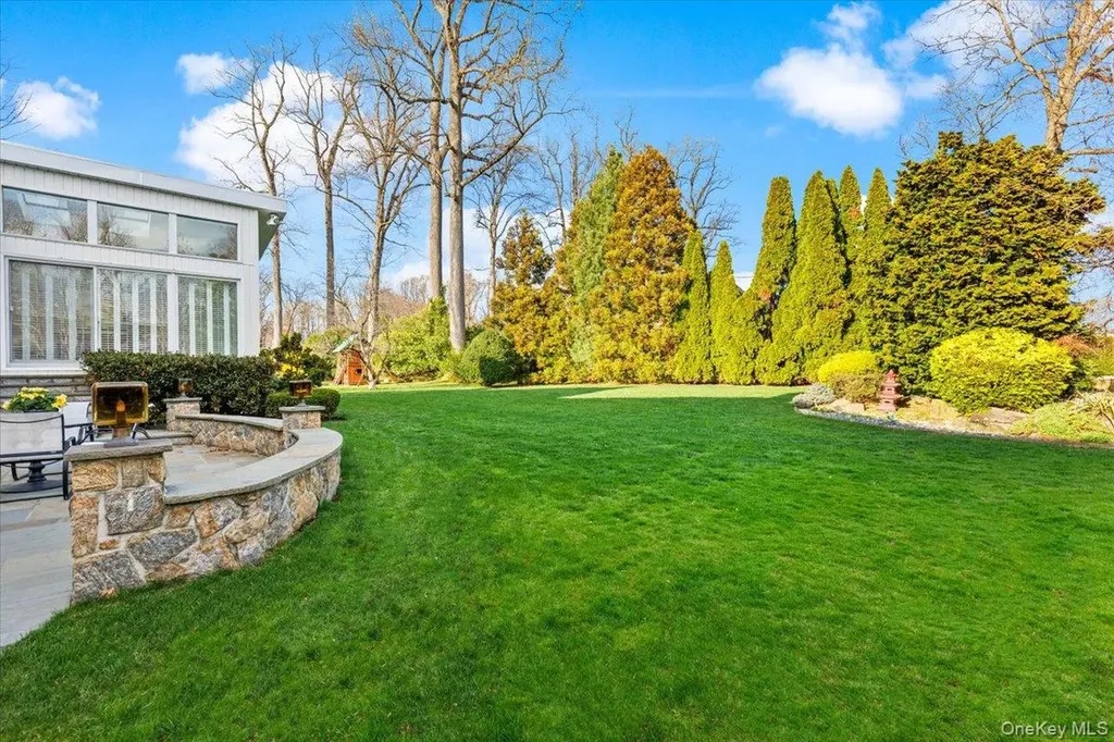16 Dell Drive Eastchester NY 10709