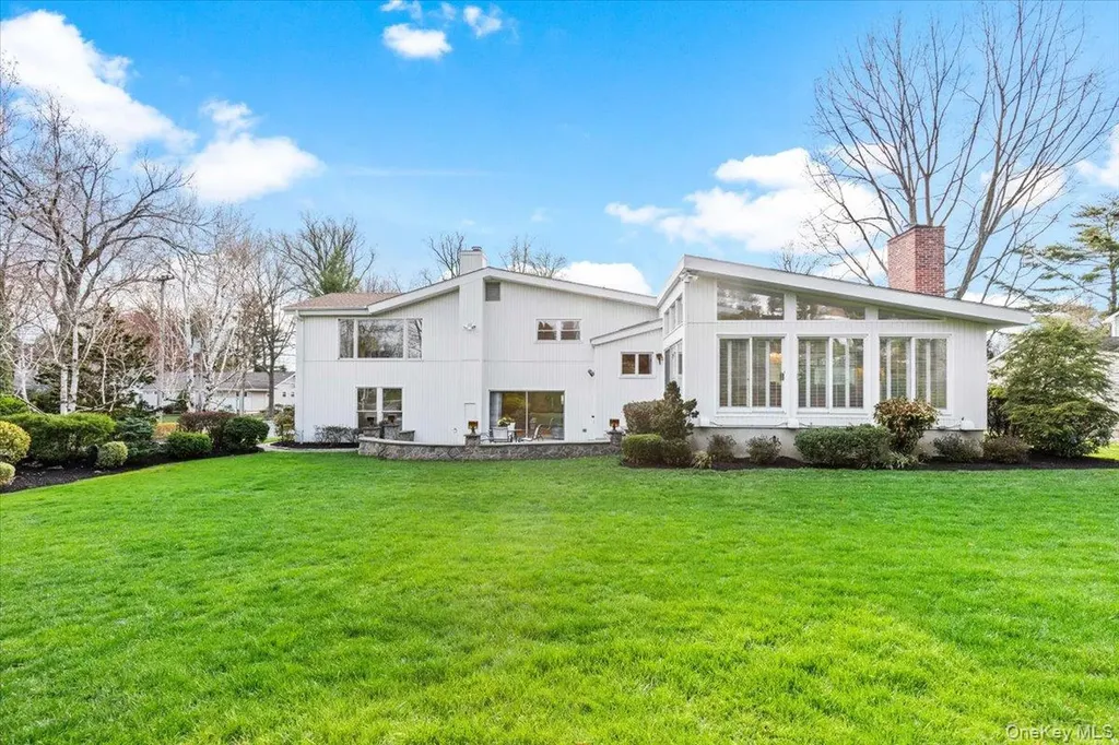16 Dell Drive Eastchester NY 10709