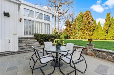 16 Dell Drive Eastchester NY 10709