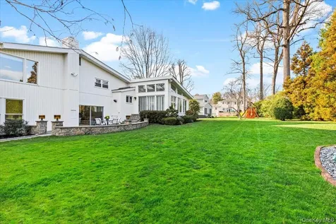 16 Dell Drive Eastchester NY 10709