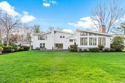 16 Dell Drive Eastchester NY 10709