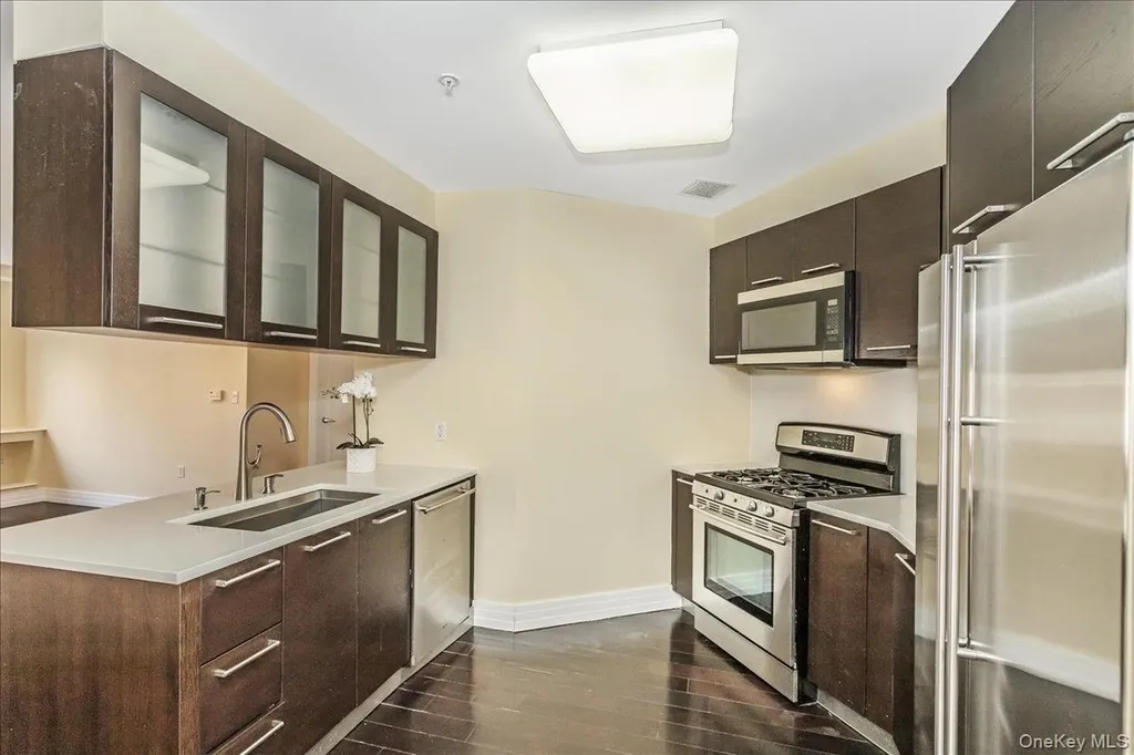 6405 Yellowstone Boulevard Forest Hills NY 11375