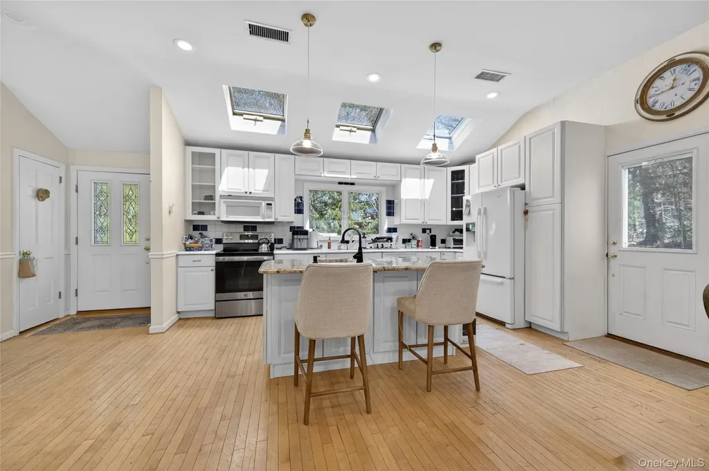 7 Bluebird Lane Huntington NY 11743