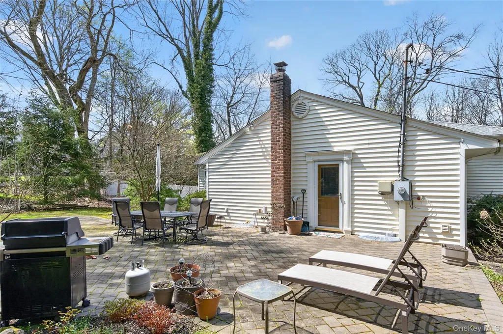 7 Bluebird Lane Huntington NY 11743